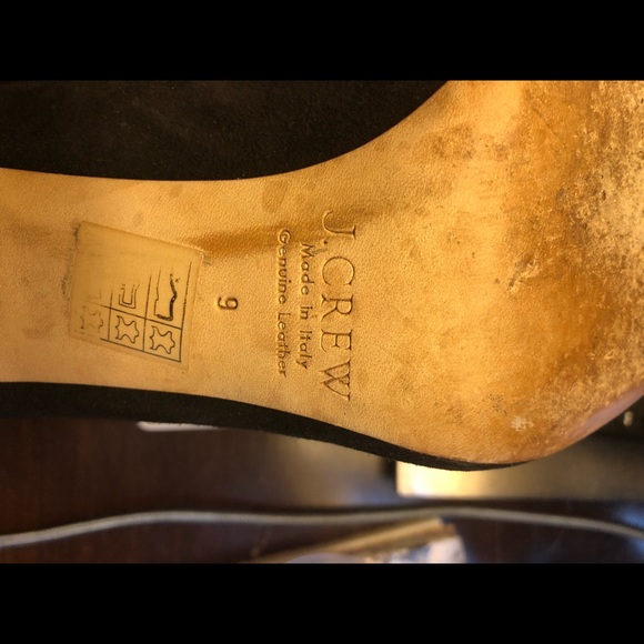 Black Pumps / Heels - Picture 7 of 9